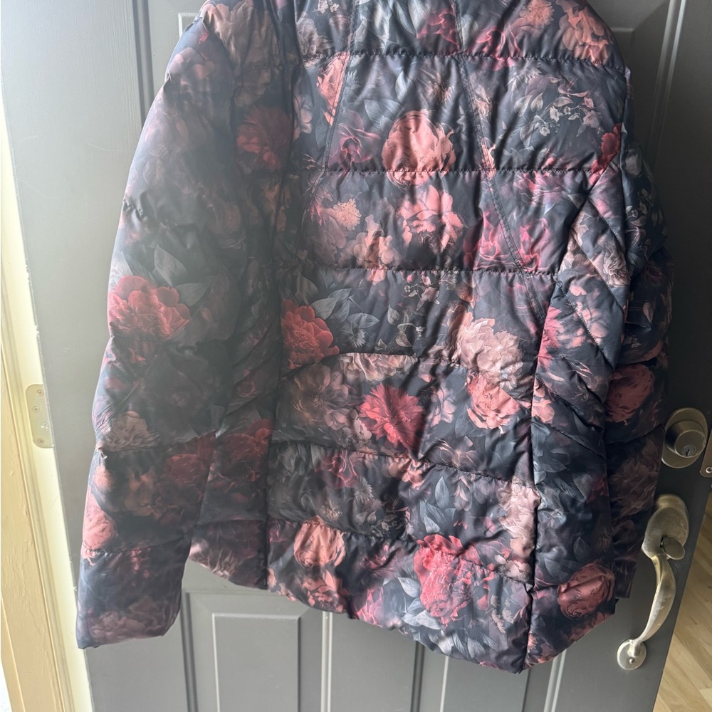 Women's Floral Puffer Jacket - Black and Red - Picture 2 of 4